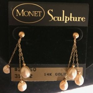 Monet beautiful, few drop earrings